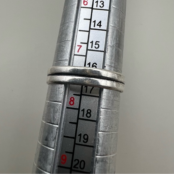 Green Enhanced Agate Ring Size 7.5 - 7.75 - Picture 3 of 3